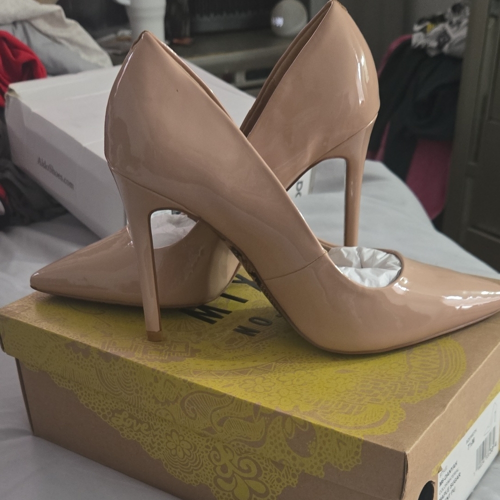 Mix No. 6 Glossy Nude Heels